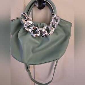 Elegant Green Handbag with Silver Chain